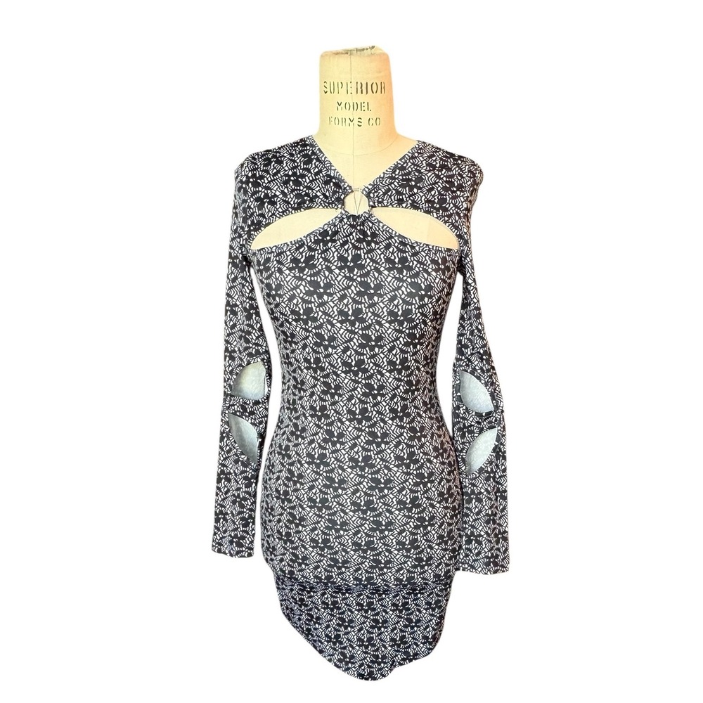 NWT Micas Black White Cutout Bodycon Mini Dress Long Sleeve Ring Detail Size S‎